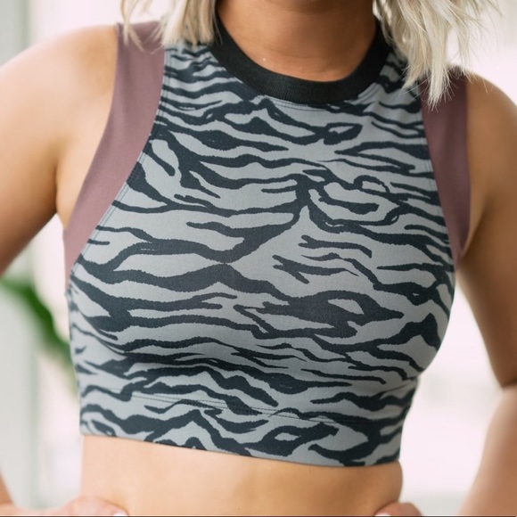 Mono B Tops - Mono B Tiger Crop Top Size Large NWT